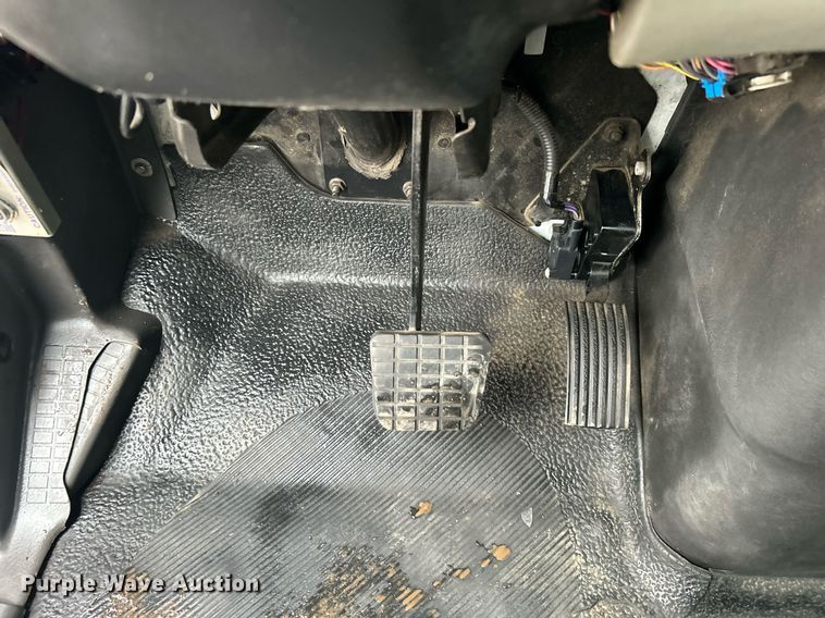 image for item OI9565 2010 International  4300 SBA rollback truck