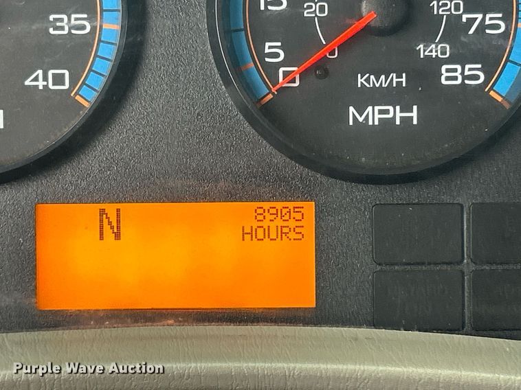 image for item OI9565 2010 International  4300 SBA rollback truck