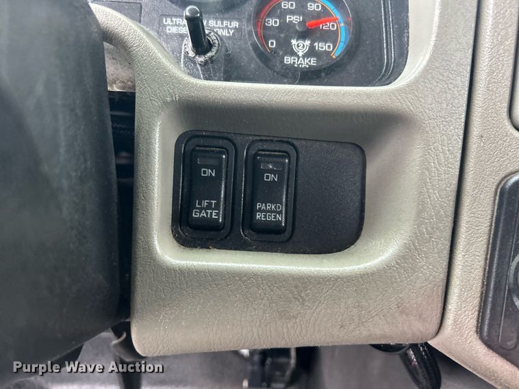 image for item OI9565 2010 International  4300 SBA rollback truck