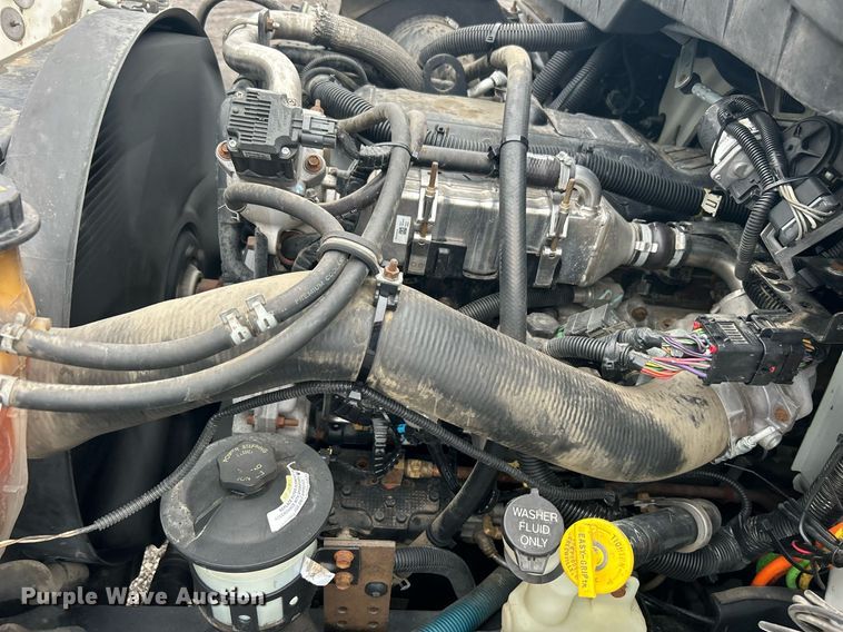 image for item OI9565 2010 International  4300 SBA rollback truck