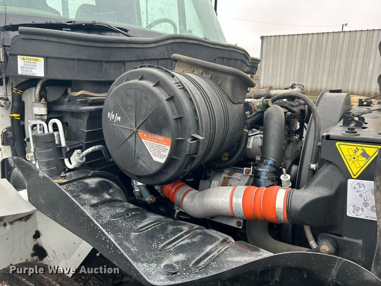 image for item OI9565 2010 International  4300 SBA rollback truck