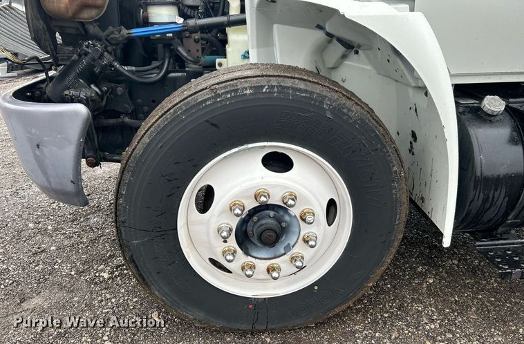 image for item OI9565 2010 International  4300 SBA rollback truck