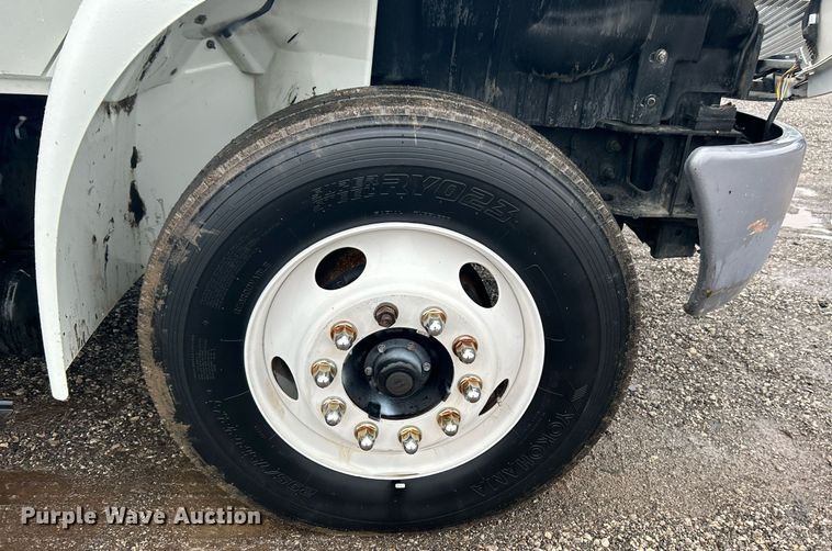 image for item OI9565 2010 International  4300 SBA rollback truck