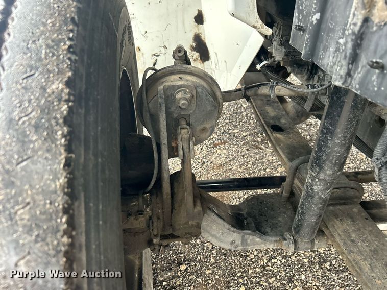 image for item OI9565 2010 International  4300 SBA rollback truck