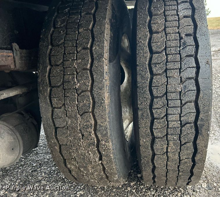 image for item OI9565 2010 International  4300 SBA rollback truck