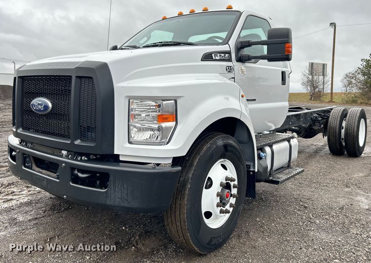 image for item OI9575 2018 Ford  F750 Super Duty truck cab and chassis