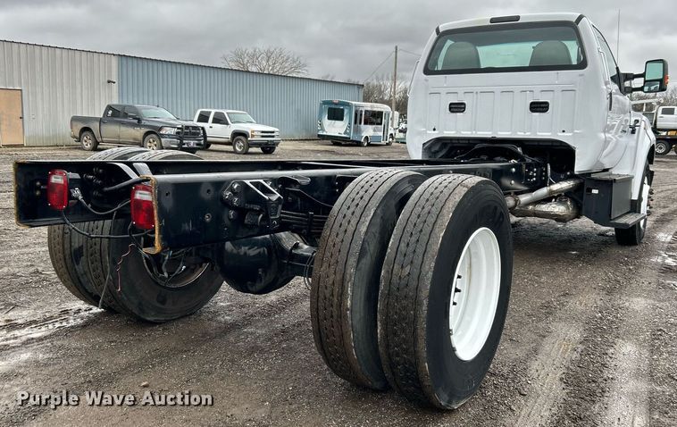 image for item OI9575 2018 Ford  F750 Super Duty truck cab and chassis