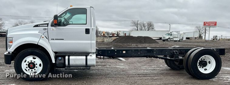 image for item OI9575 2018 Ford  F750 Super Duty truck cab and chassis