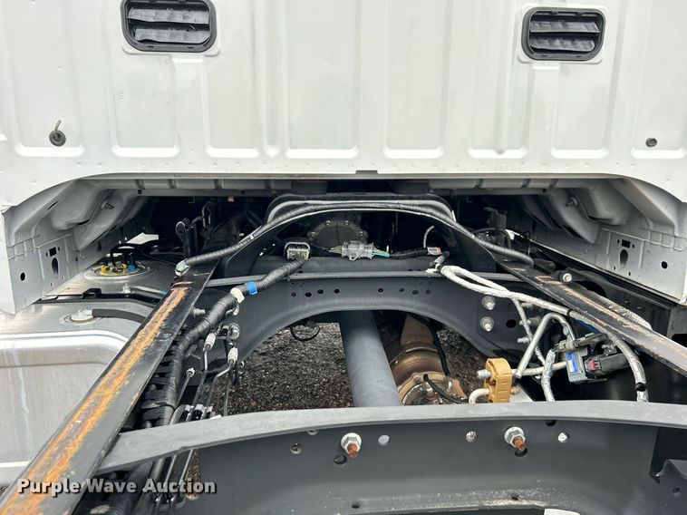 image for item OI9575 2018 Ford  F750 Super Duty truck cab and chassis