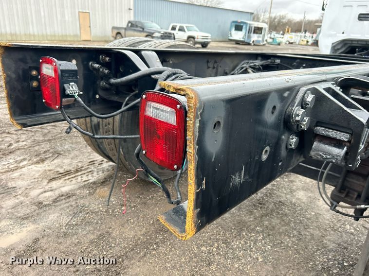 image for item OI9575 2018 Ford  F750 Super Duty truck cab and chassis
