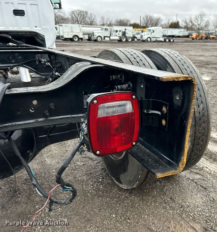 image for item OI9575 2018 Ford  F750 Super Duty truck cab and chassis