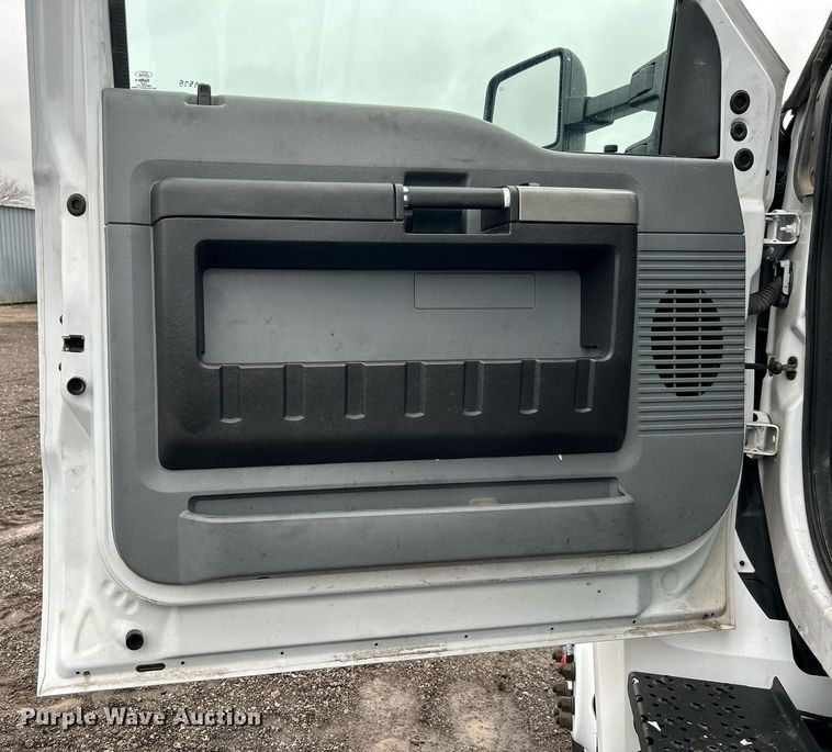 image for item OI9575 2018 Ford  F750 Super Duty truck cab and chassis