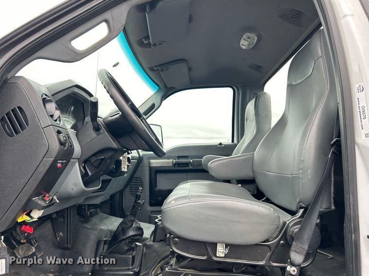 image for item OI9575 2018 Ford  F750 Super Duty truck cab and chassis