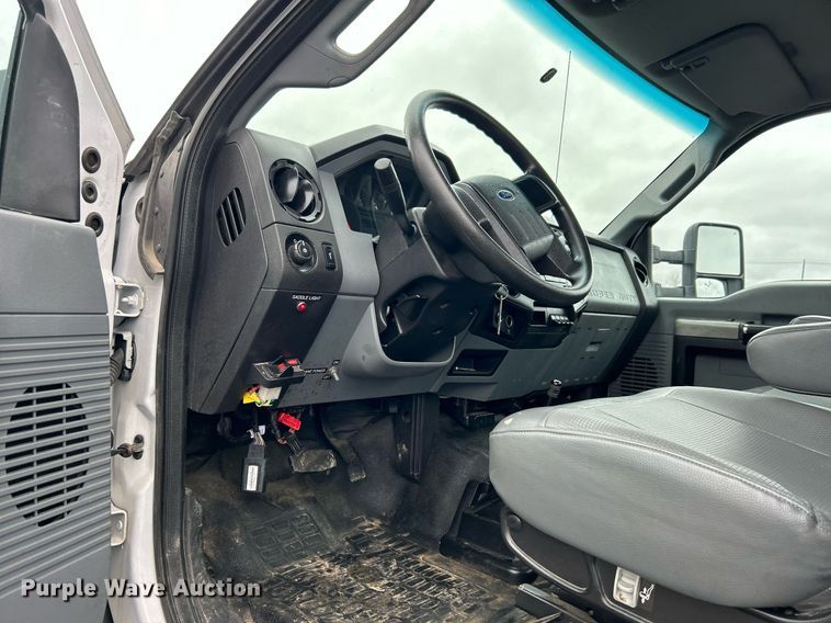 image for item OI9575 2018 Ford  F750 Super Duty truck cab and chassis