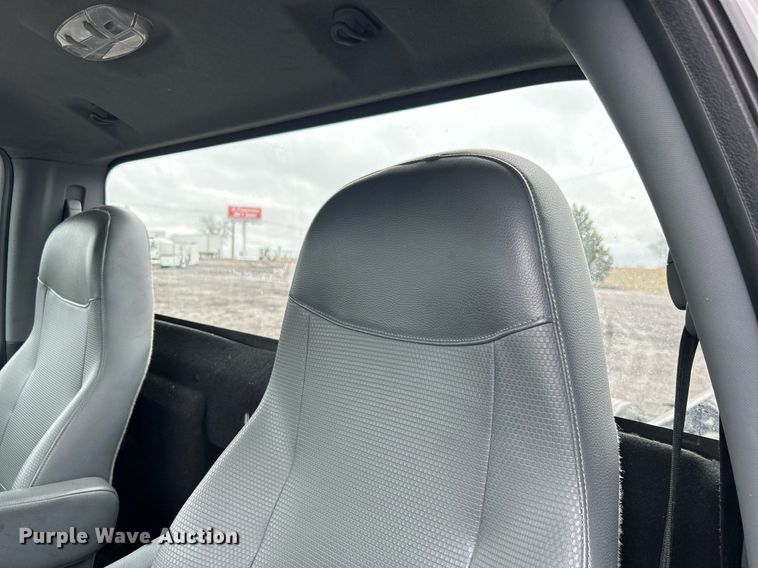 image for item OI9575 2018 Ford  F750 Super Duty truck cab and chassis