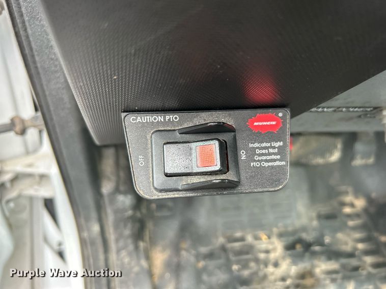 image for item OI9575 2018 Ford  F750 Super Duty truck cab and chassis