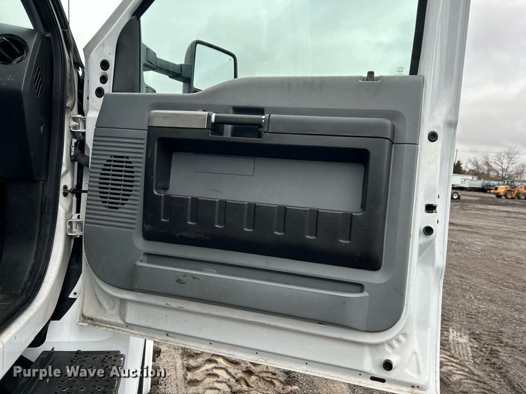 image for item OI9575 2018 Ford  F750 Super Duty truck cab and chassis