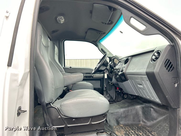 image for item OI9575 2018 Ford  F750 Super Duty truck cab and chassis