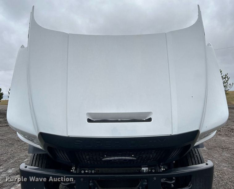 image for item OI9575 2018 Ford  F750 Super Duty truck cab and chassis