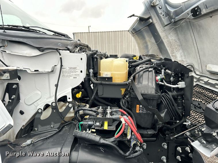 image for item OI9575 2018 Ford  F750 Super Duty truck cab and chassis