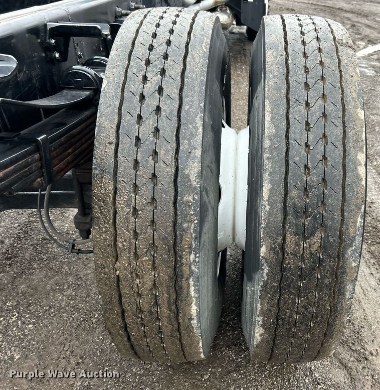 image for item OI9575 2018 Ford  F750 Super Duty truck cab and chassis