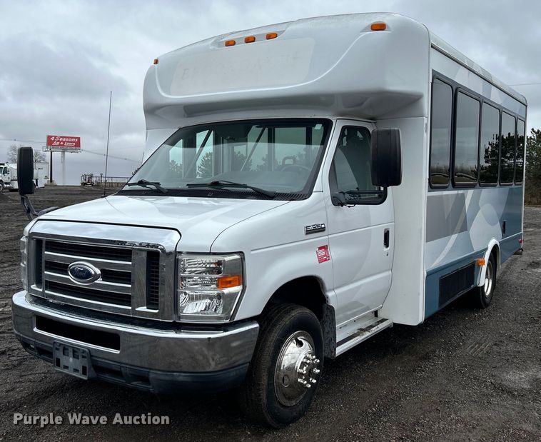 image for item OI9577 2013 Ford E350 shuttle bus