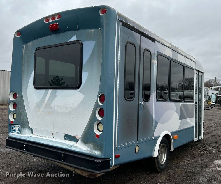 image for item OI9577 2013 Ford E350 shuttle bus