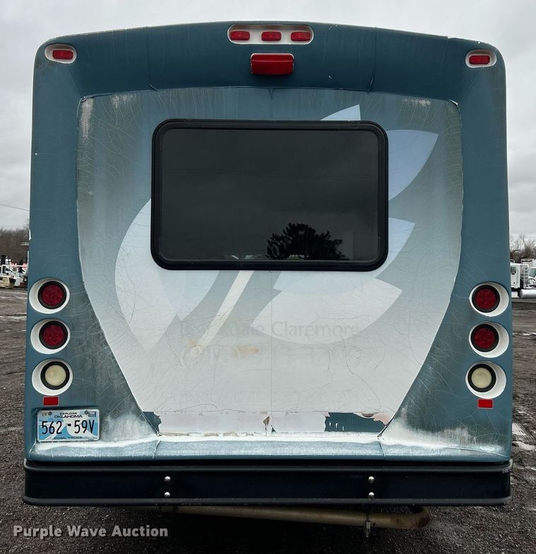 image for item OI9577 2013 Ford E350 shuttle bus