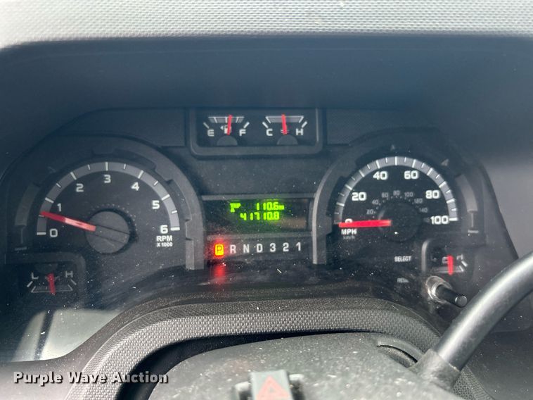 image for item OI9577 2013 Ford E350 shuttle bus