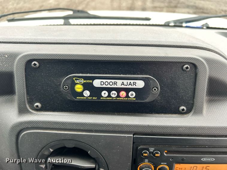 image for item OI9577 2013 Ford E350 shuttle bus