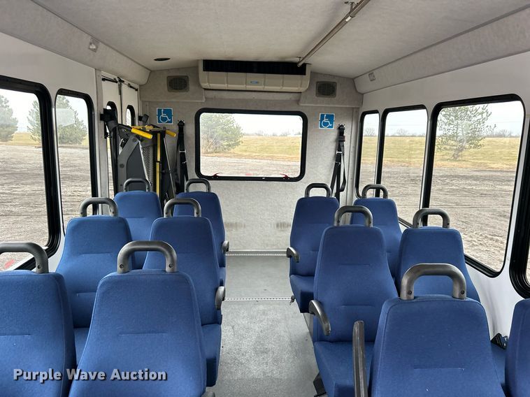 image for item OI9577 2013 Ford E350 shuttle bus