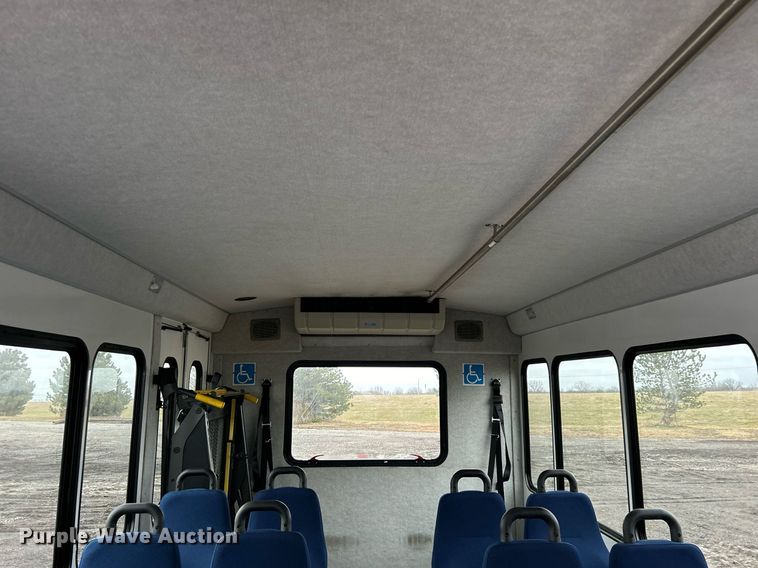 image for item OI9577 2013 Ford E350 shuttle bus