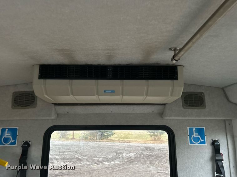 image for item OI9577 2013 Ford E350 shuttle bus