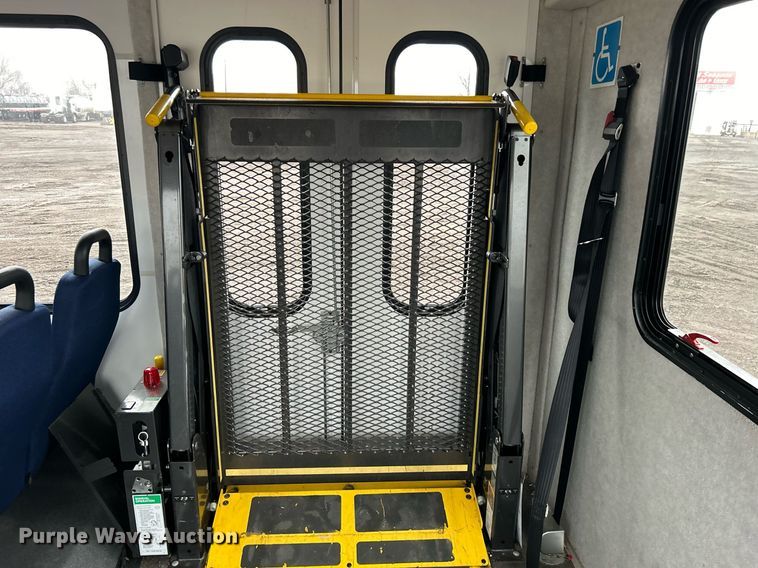 image for item OI9577 2013 Ford E350 shuttle bus