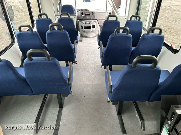 image for item OI9577 2013 Ford E350 shuttle bus