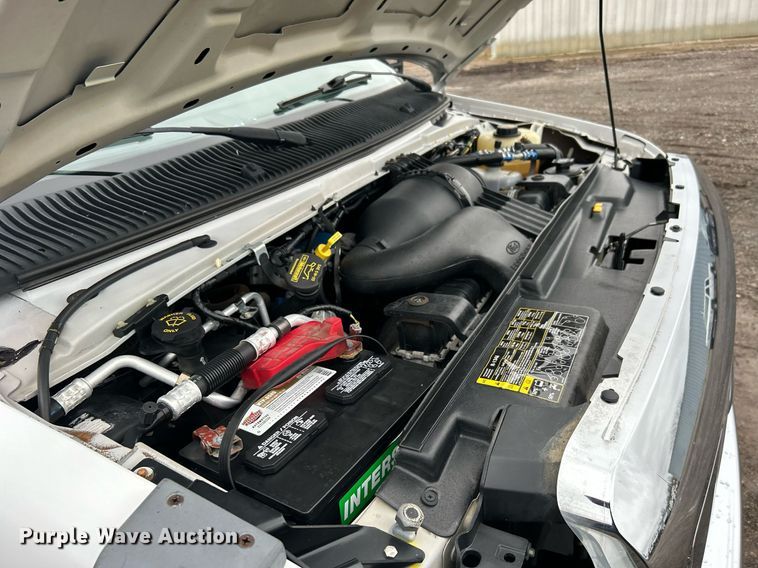 image for item OI9577 2013 Ford E350 shuttle bus