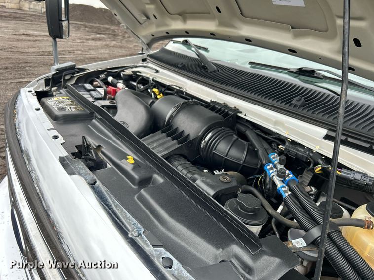 image for item OI9577 2013 Ford E350 shuttle bus