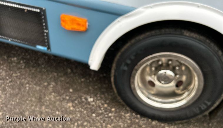 image for item OI9577 2013 Ford E350 shuttle bus