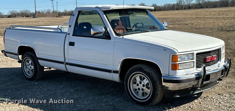 image for item OJ9421 1994 GMC Sierra C1500 pickup truck