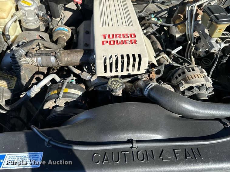 image for item OJ9421 1994 GMC Sierra C1500 pickup truck