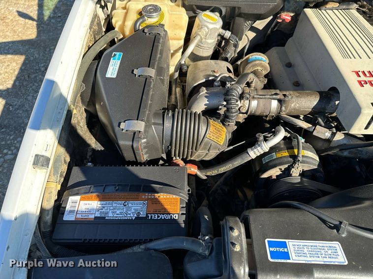 image for item OJ9421 1994 GMC Sierra C1500 pickup truck