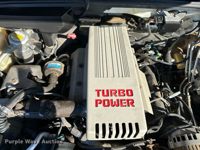 image for item OJ9421 1994 GMC Sierra C1500 pickup truck