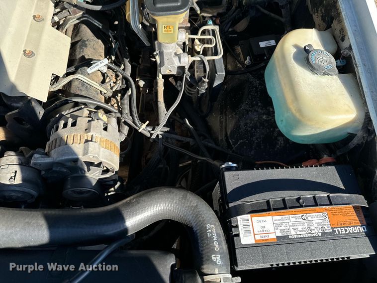 image for item OJ9421 1994 GMC Sierra C1500 pickup truck