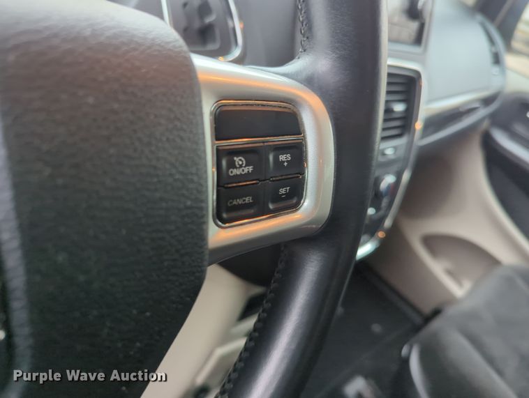 image for item OL9177 2016 Dodge  Grand Caravan van