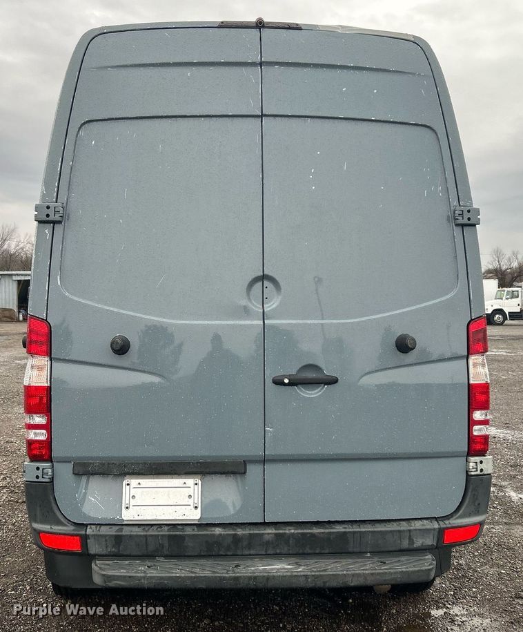 image for item OM9226 2014 Mercedes Benz  Sprinter  van