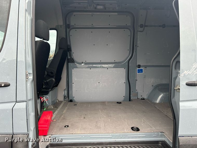 image for item OM9226 2014 Mercedes Benz  Sprinter  van