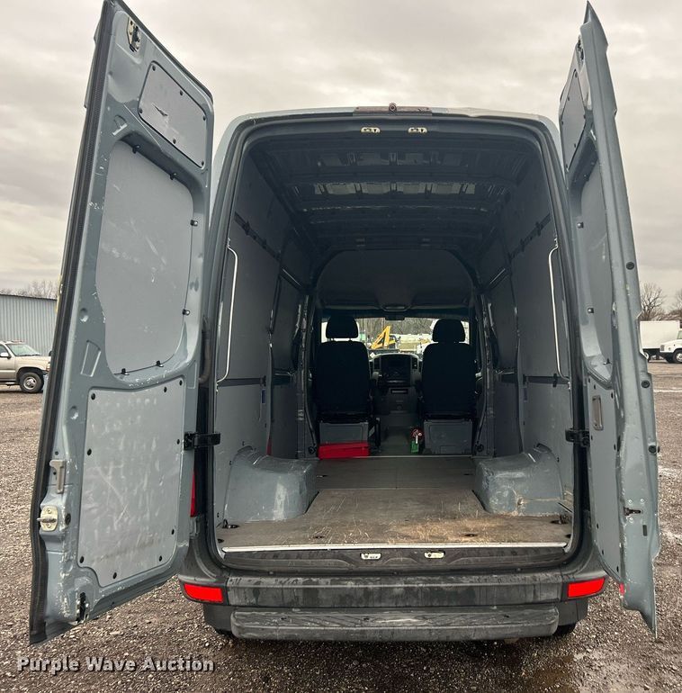 image for item OM9226 2014 Mercedes Benz  Sprinter  van