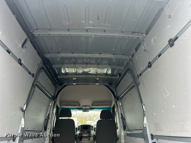 image for item OM9226 2014 Mercedes Benz  Sprinter  van