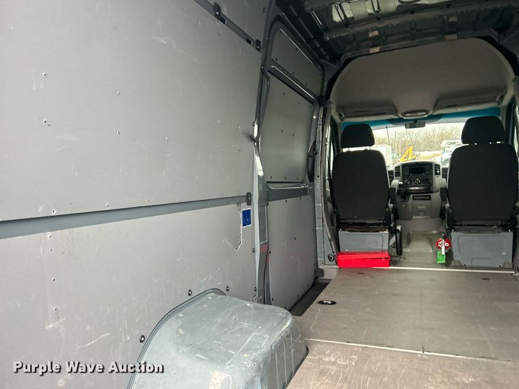 image for item OM9226 2014 Mercedes Benz  Sprinter  van