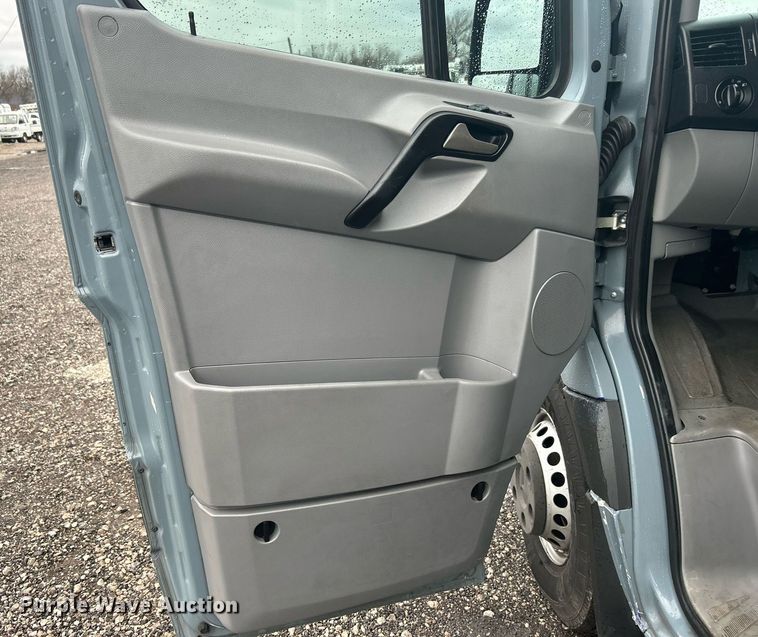 image for item OM9226 2014 Mercedes Benz  Sprinter  van